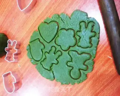 Make Toon with tea cookies step 5