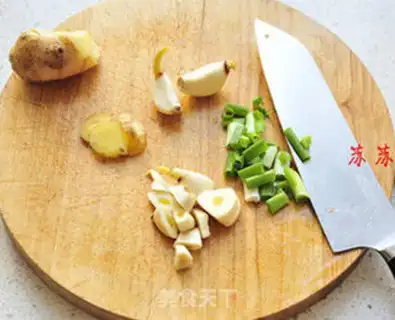 Make Three chickens of fruit step 3