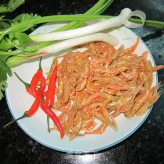 Make Celery garlic and shrimp step 0