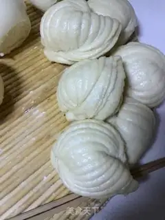 Make Shell pretzels step 20