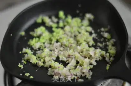 Make Egg cup salad step 2