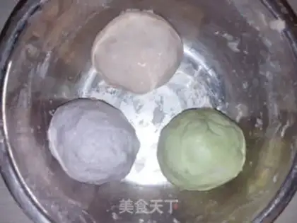 Make Colour soup round step 1