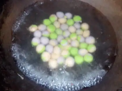 Make Colour soup round step 4