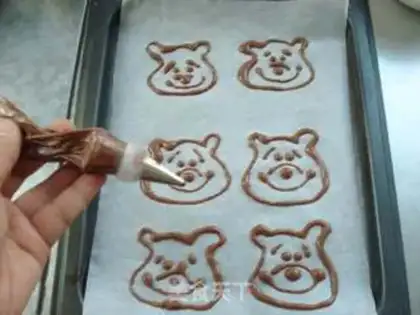 Make Pooh rolls step 7