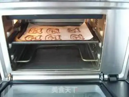 Make Pooh rolls step 8