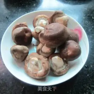 Make Old duck mushroom soup step 0
