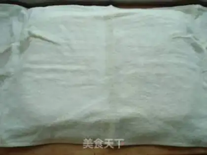 Make Pooh rolls step 17