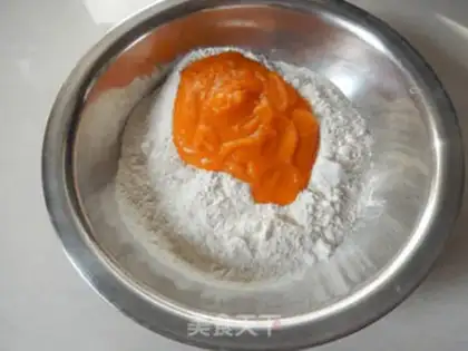 Make Rose buns step 4