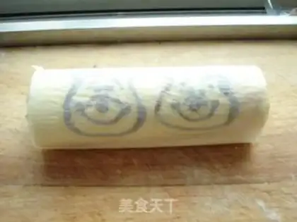 Make Pooh rolls step 20