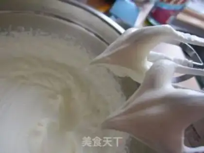 Make Light cream cranberry cake step 2