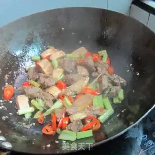Make The chili celery curry step 8