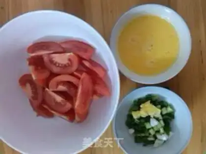 Make Tomato egg soup step 0