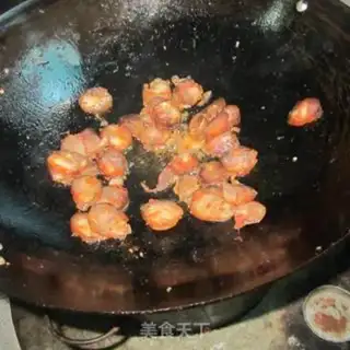 Make Celery garlic fried sausage step 2