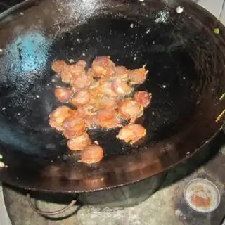 Make Celery garlic fried sausage step 3