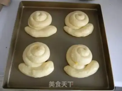 Make Milky snail bread step 11