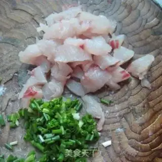 Make Onion fish mudballs step 0