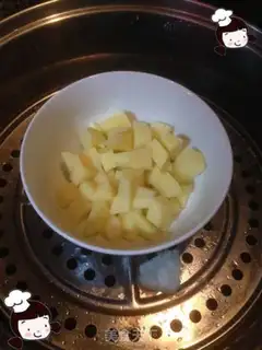 Make Strawberry shrimp salad step 1