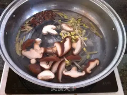 Make Green bean noodles soup step 4