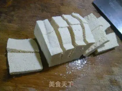 Make Frozen tofu cooking oil step 1
