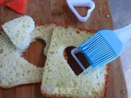 Make The quail egg toast step 2