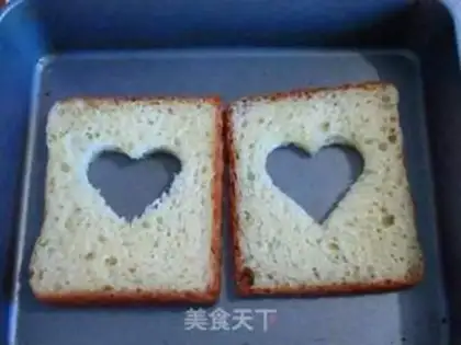 Make The quail egg toast step 3