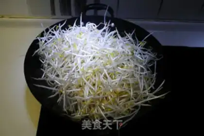 Make The green bean sprouts step 2