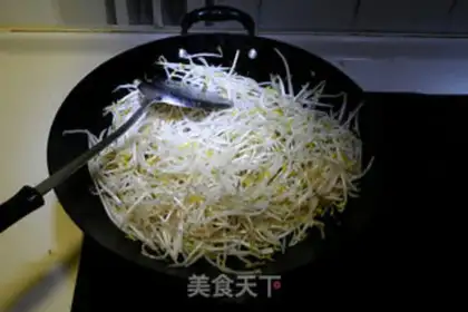 Make The green bean sprouts step 3