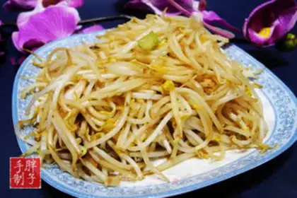 Make The green bean sprouts step 6