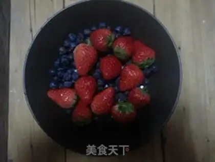 Make Strawberry cocoa nudity cake step 12