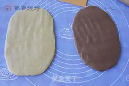 Make Double cookie rolls step 7