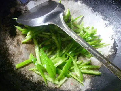 Make The green peppers, the yellow cabbage step 3