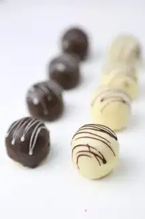 Make Chocolate cake box step 9