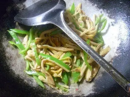 Make The green peppers, the yellow cabbage step 8