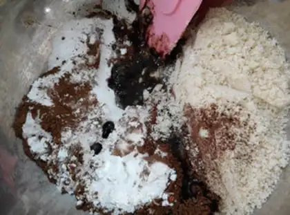Make Chocolate Macalon step 2