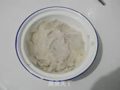 Make A walnut blueberry tart cake step 1