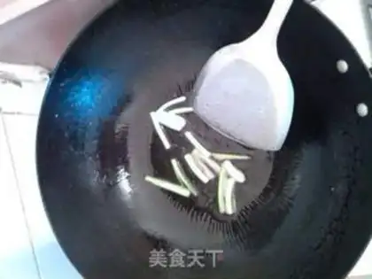 Make Onion-cracker and meat step 1