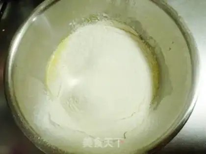 Make Rainbow naked cake step 4