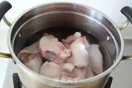 Make Cream-crazy pig hoof step 1