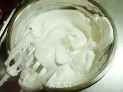 Make Rainbow naked cake step 10