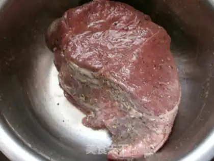 Make Black pepper steak step 2