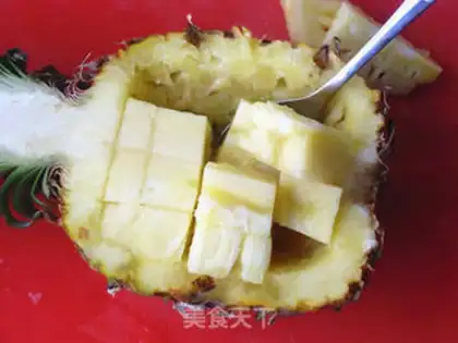 Make Shrimp pineapple rice step 1