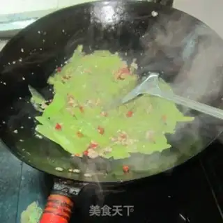 Make Dry chili meat pasta step 9