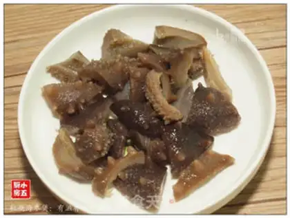 Make Red burning sea cucumber step 1