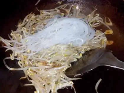 Make Bean sprouts step 5