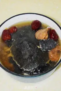 Make Soup of the figs and dry crustfish step 5