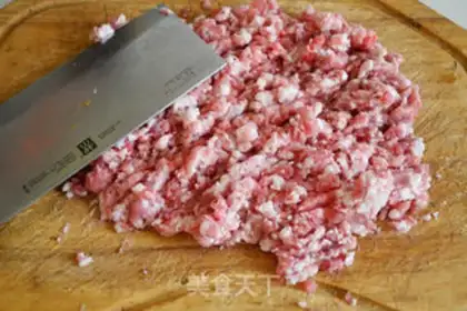 Make Roach pork clams and dumplings step 0