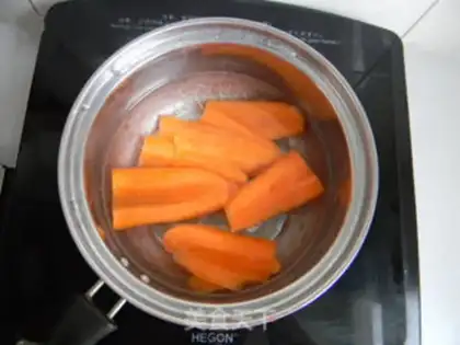 Make Nutritional breakfast, egg bun toast step 1