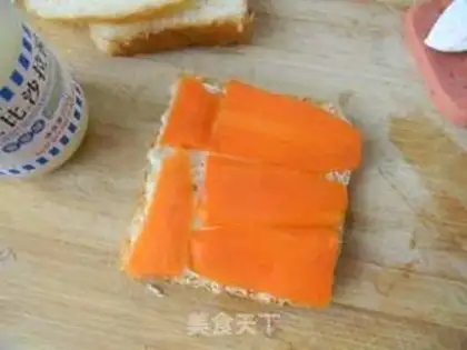 Make Nutritional breakfast, egg bun toast step 5