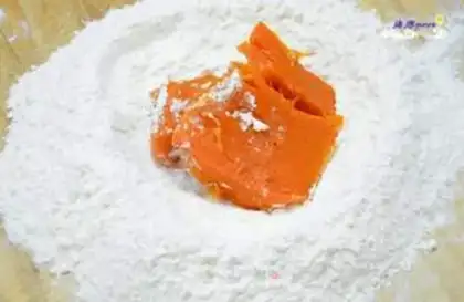 Make Pumpkin buns step 0