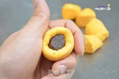 Make Pumpkin buns step 2